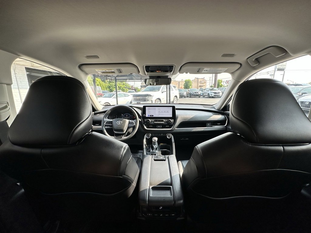 Used 2024 Toyota Grand Highlander XLE image 3