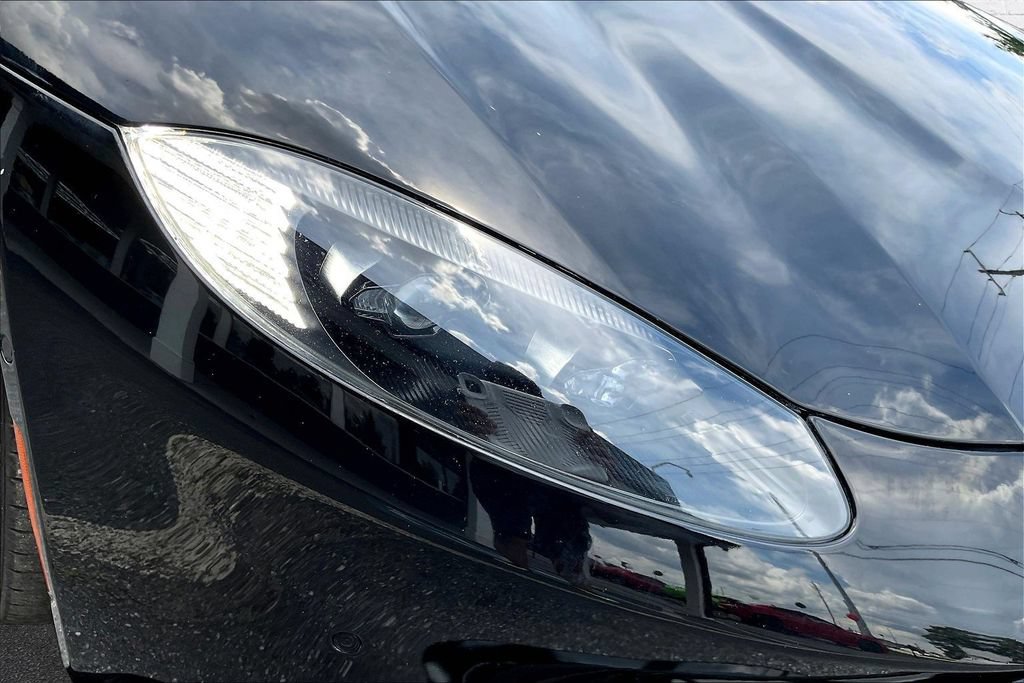 Used 2019 Aston Martin V8 Vantage Coupe RWD image 25