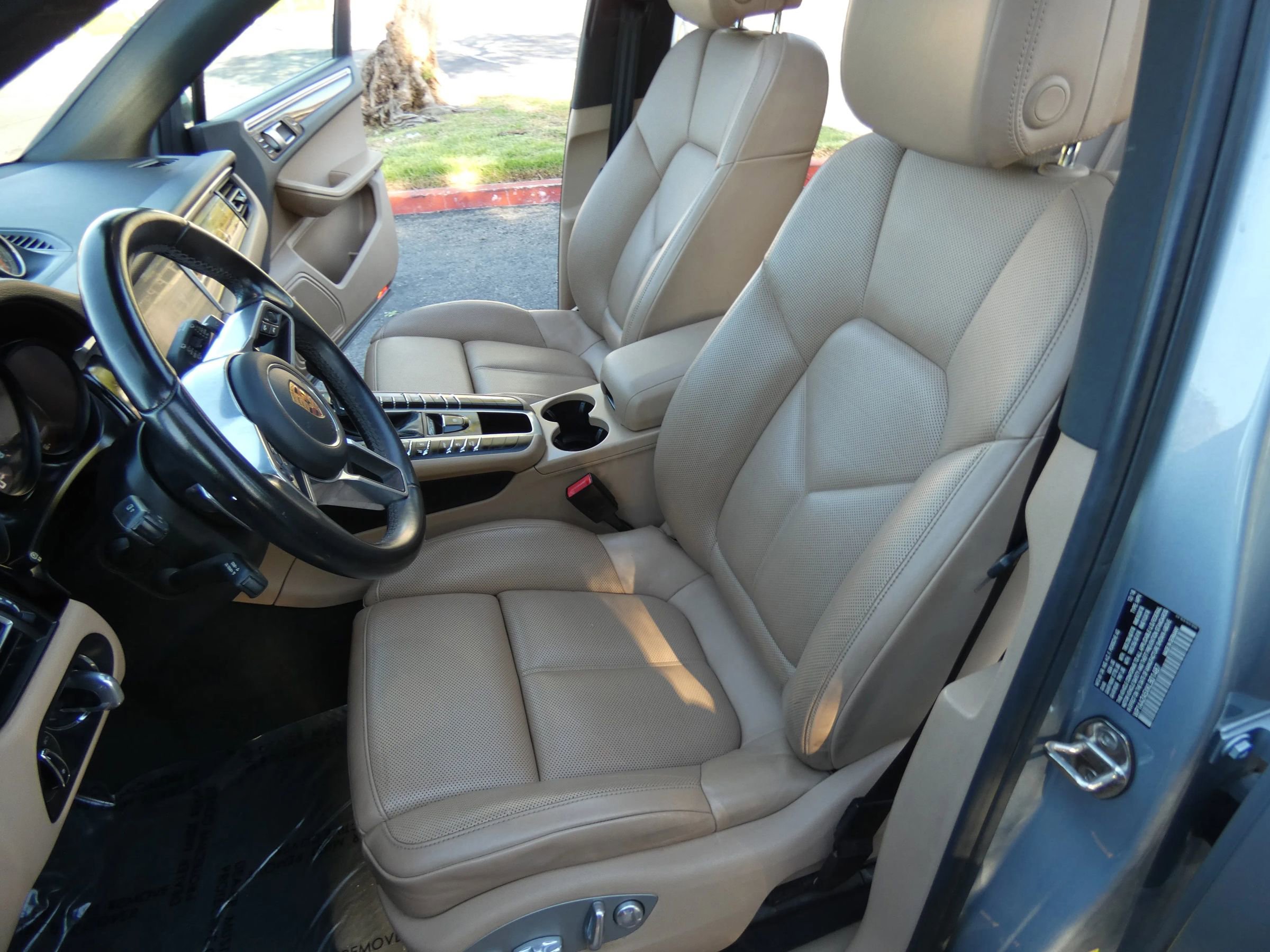 Used 2019 Porsche Macan image 51