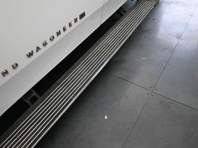 Used 2024 Jeep Grand Wagoneer L Series III image 16