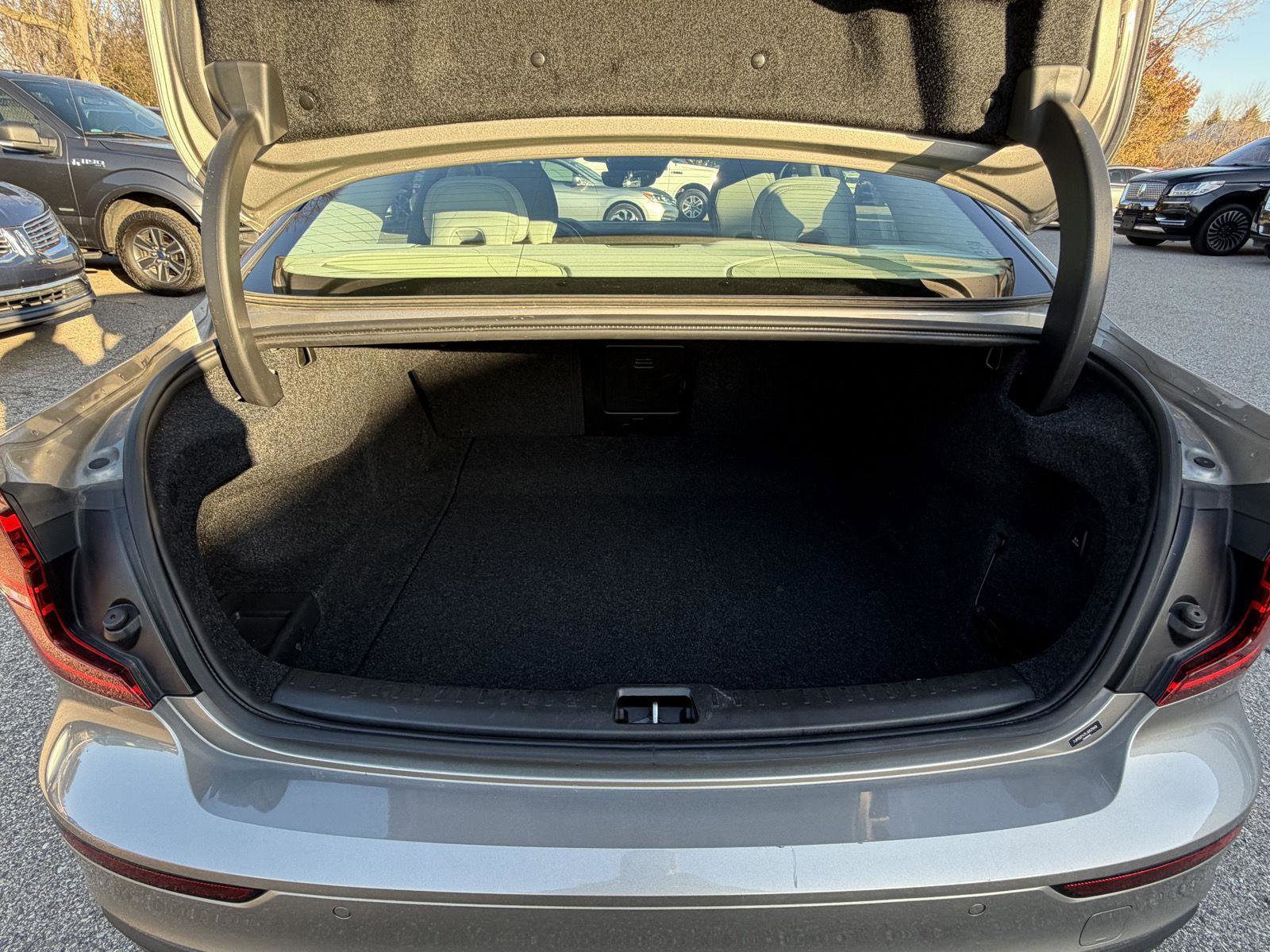 Used 2020 Volvo S60 T5 Momentum image 26