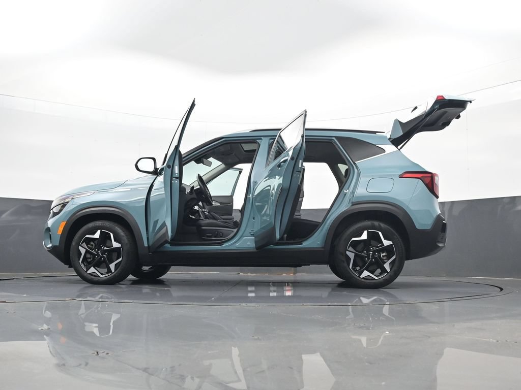 Used 2024 Kia Seltos EX AWD/4WD image 35