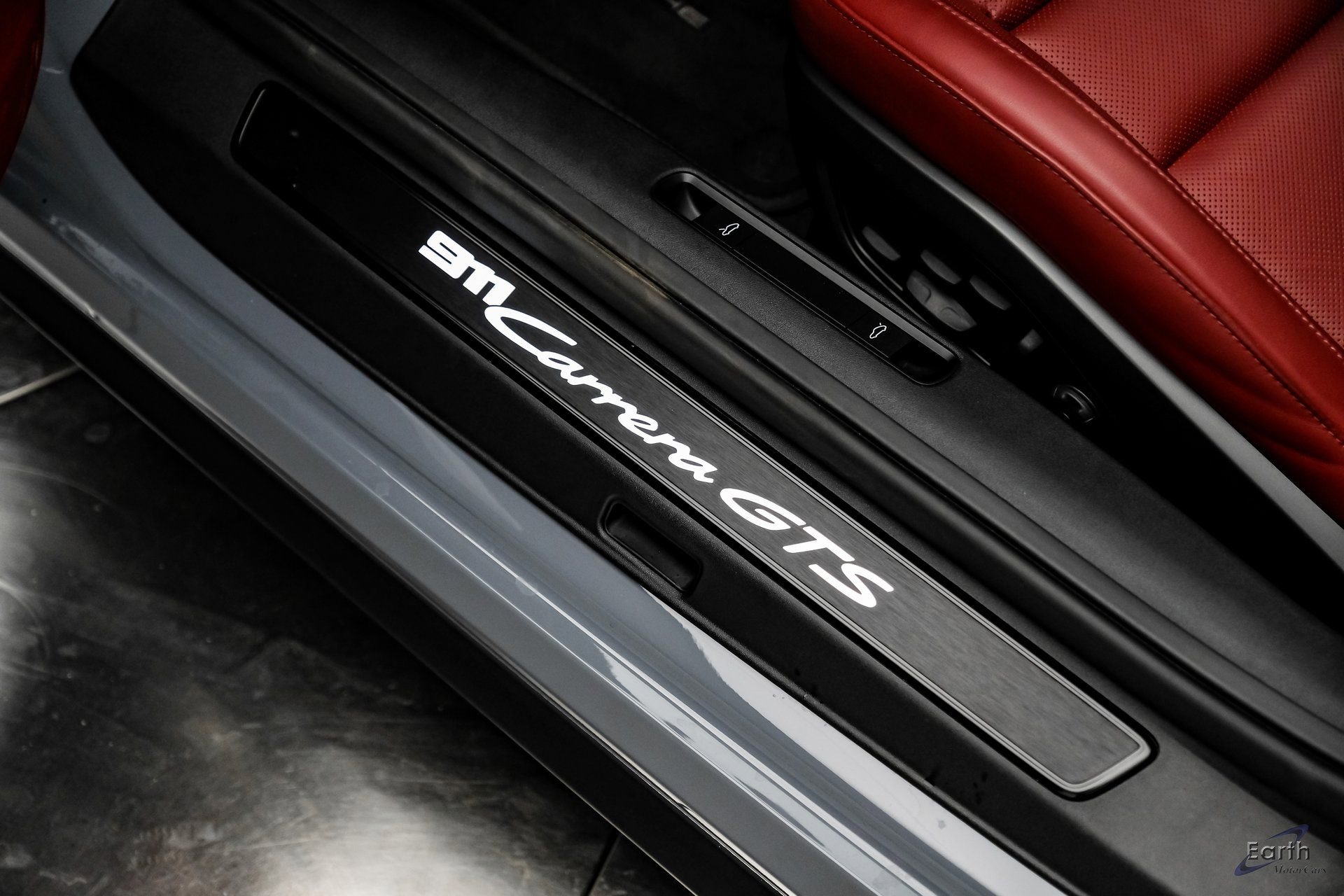 Used 2024 Porsche 911 Carrera GTS RWD image 41