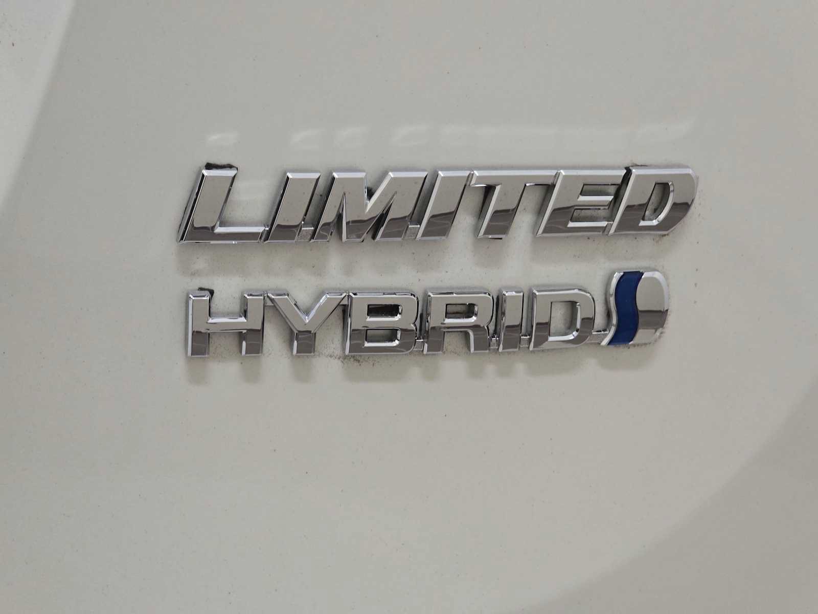 Used 2018 Toyota RAV4 Limited AWD/4WD image 7
