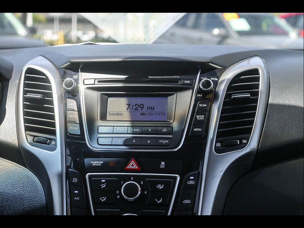 Used 2016 Hyundai Elantra GT FWD image 18
