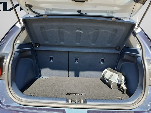 Used 2023 Hyundai Venue Limited FWD image 13
