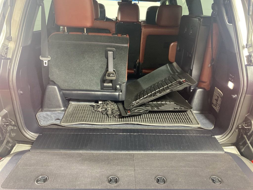 Used 2020 Lexus LX 570 4WD w/ Sport Package image 29