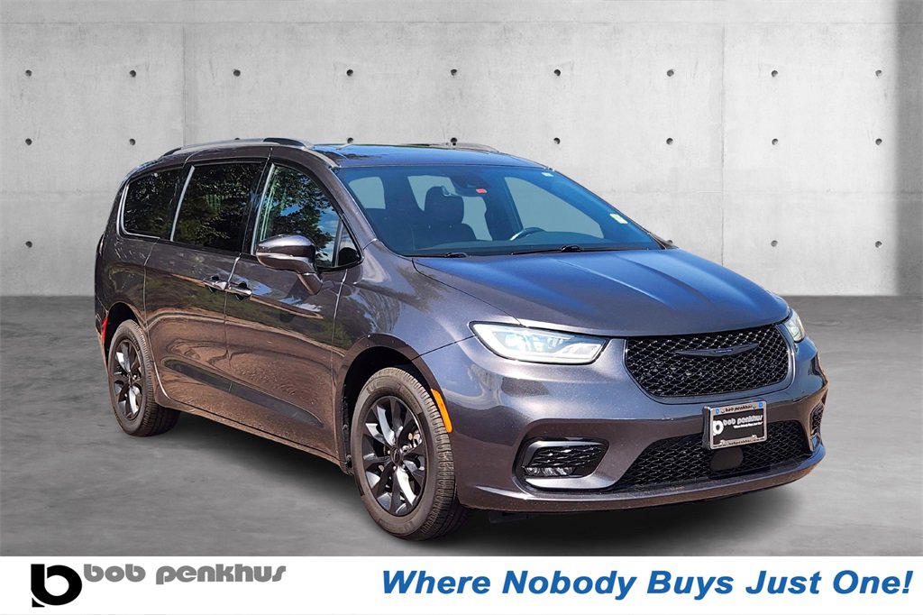 Used 2021 Chrysler Pacifica Limited w/ S Appearance Package