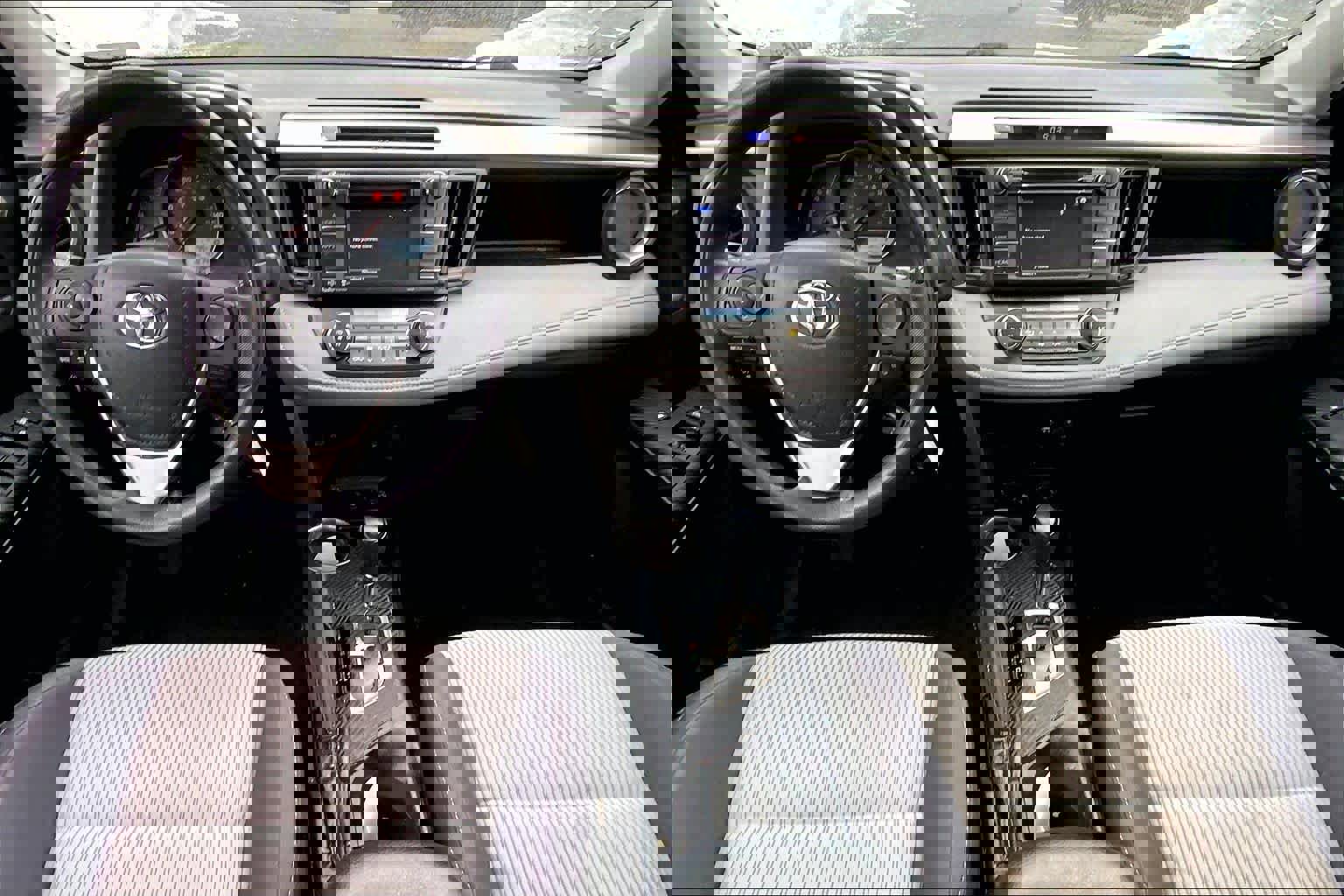 Used 2015 Toyota RAV4 XLE image 16