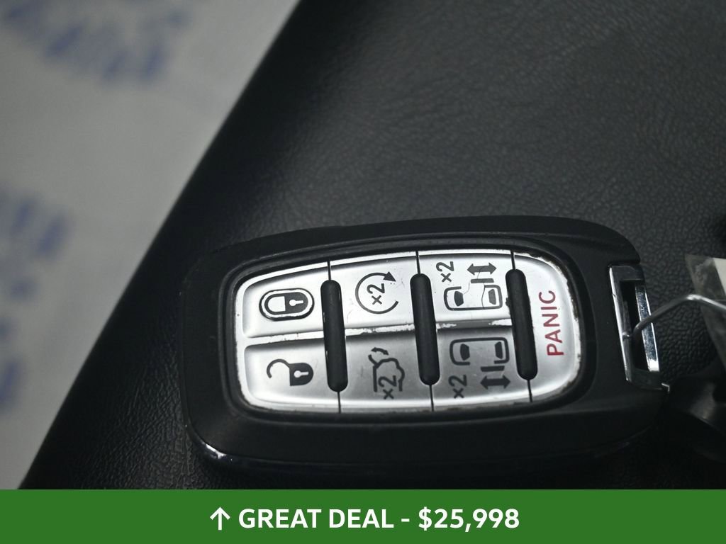 Used 2024 Chrysler Pacifica Touring-L image 31