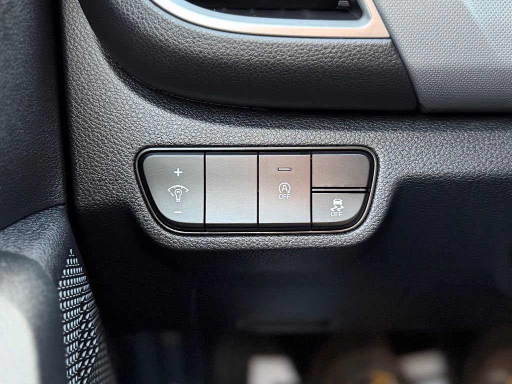 Used 2025 Kia Seltos LX image 23