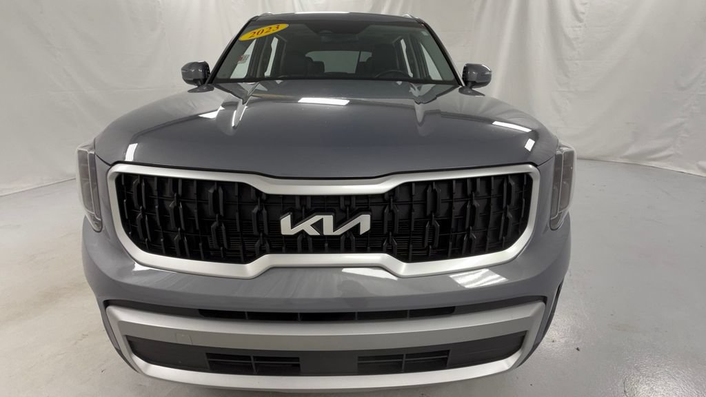 Used 2023 Kia Telluride EX w/ EX Captain's Chair Package AWD/4WD image 8