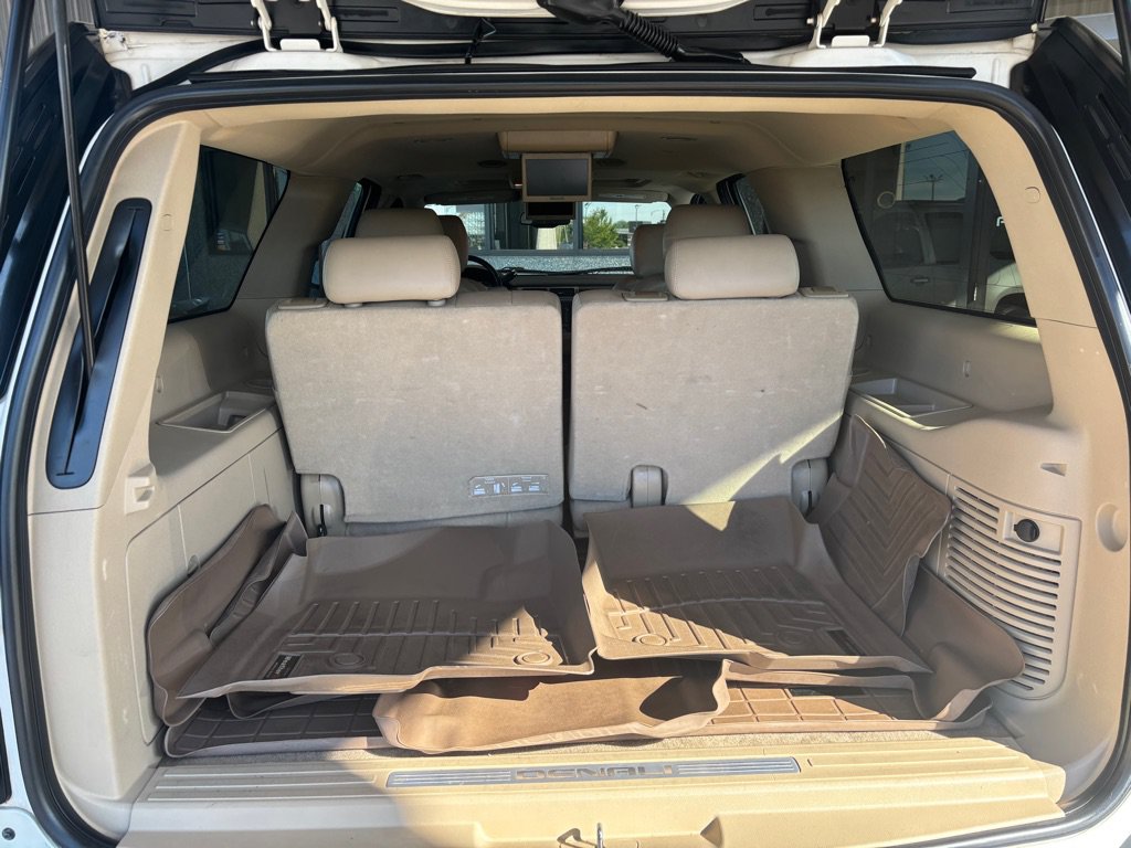 Used 2013 GMC Yukon XL Denali AWD/4WD image 30