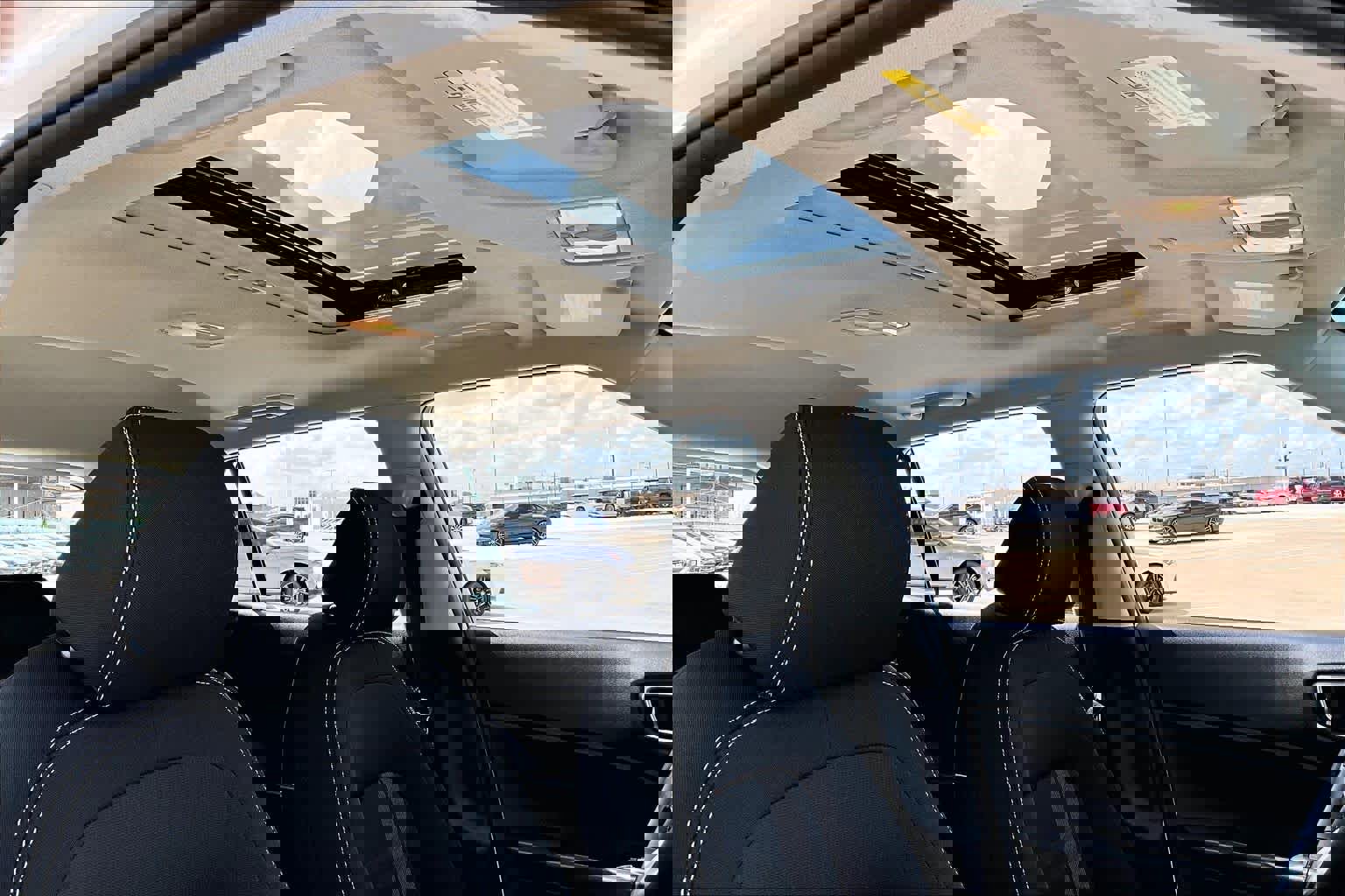 Used 2023 Hyundai Venue SEL w/ Cargo Package image 13