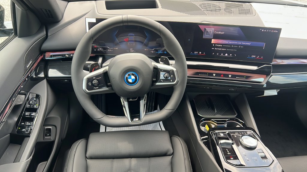 New 2027 BMW 550e xDrive AWD/4WD image 11