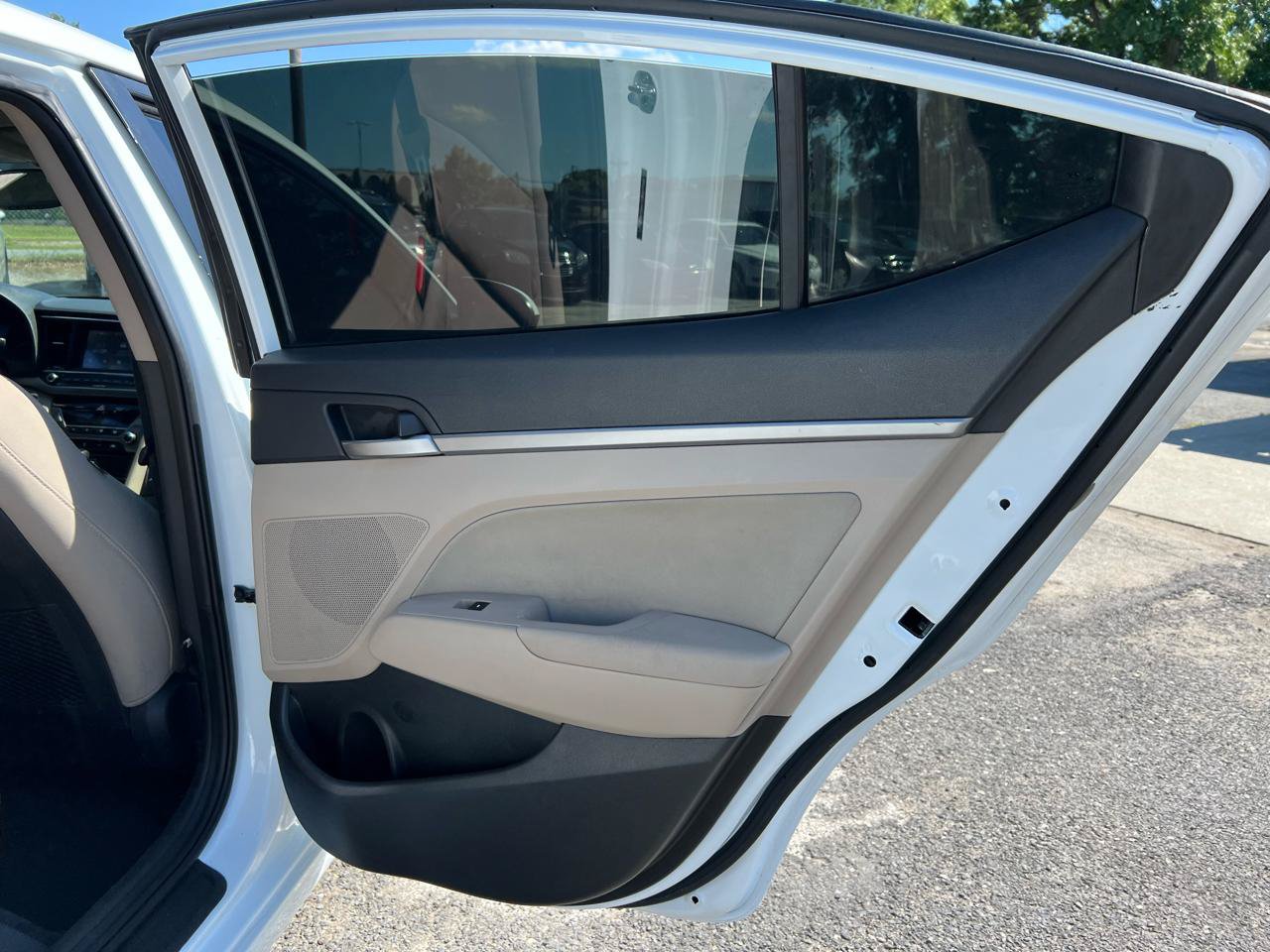 Used 2017 Hyundai Elantra Value Edition w/ Cargo Package FWD image 13