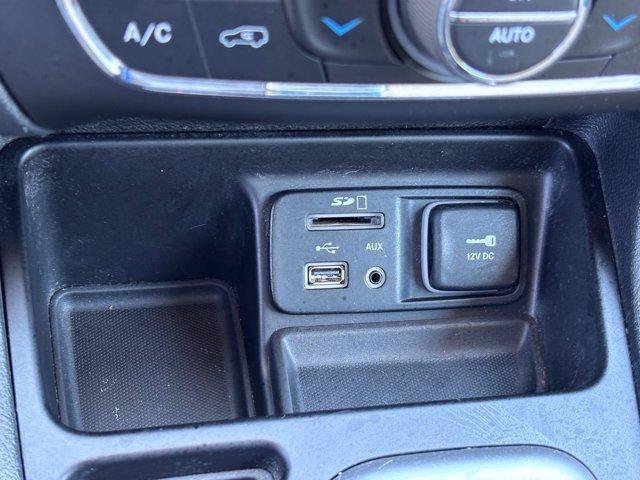 Used 2018 Jeep Cherokee Limited FWD image 30