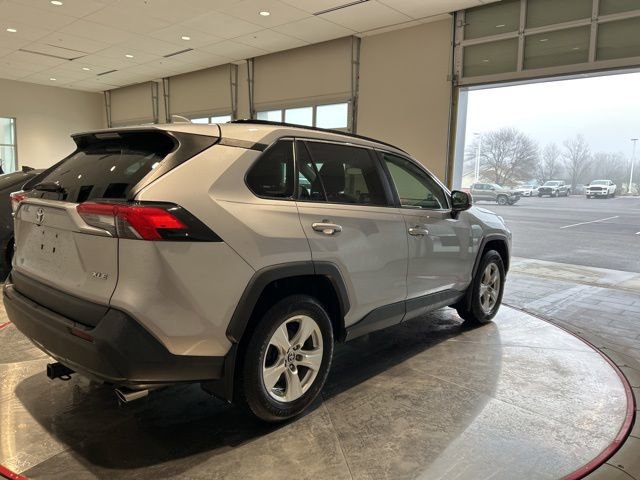 Used 2021 Toyota RAV4 XLE w/ Convenience Package image 8