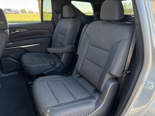 Used 2025 Chevrolet Traverse LT FWD image 26