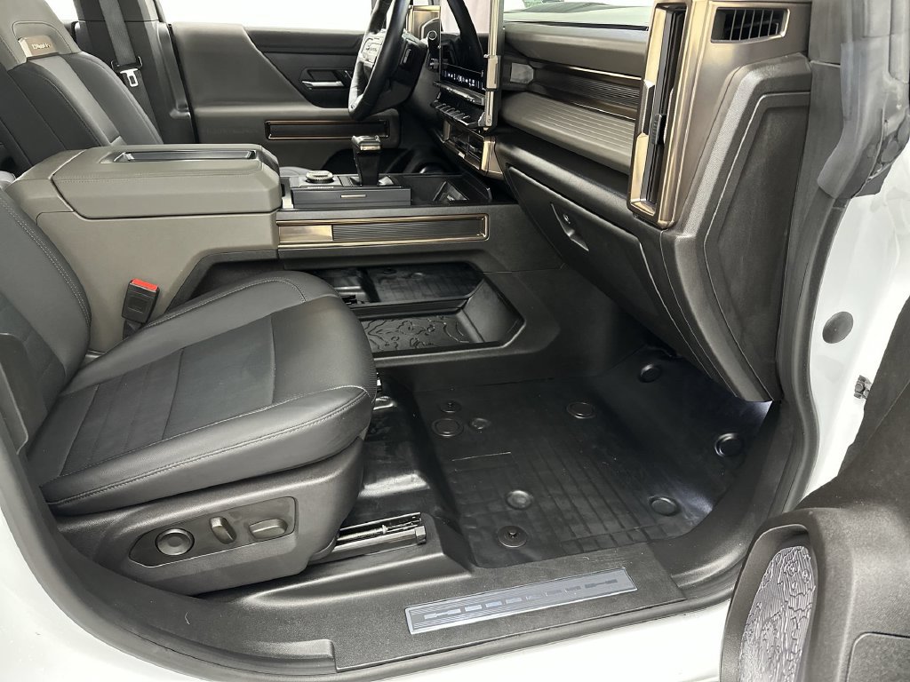 Used 2024 GMC Hummer EV 2X w/ LPO, Illumination Package AWD/4WD image 25