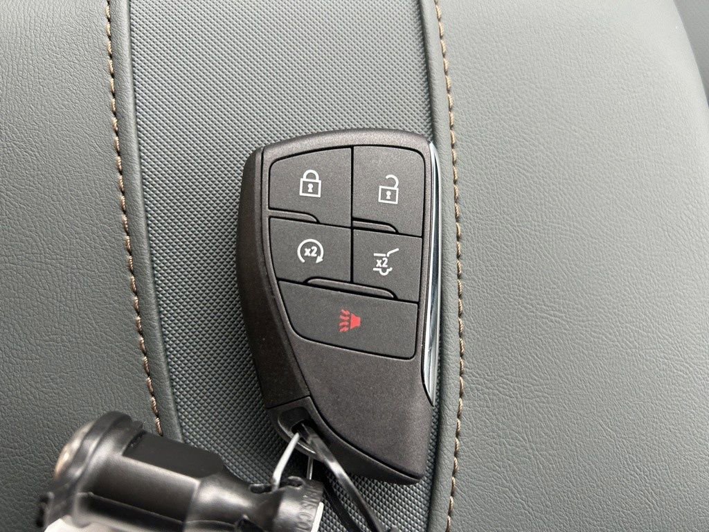 New 2026 GMC Acadia AT4 image 33