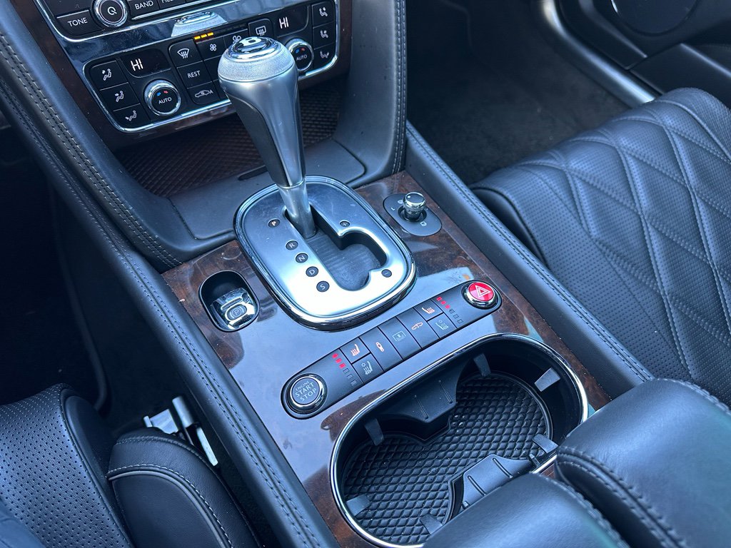 Used 2014 Bentley Flying Spur W12 image 24