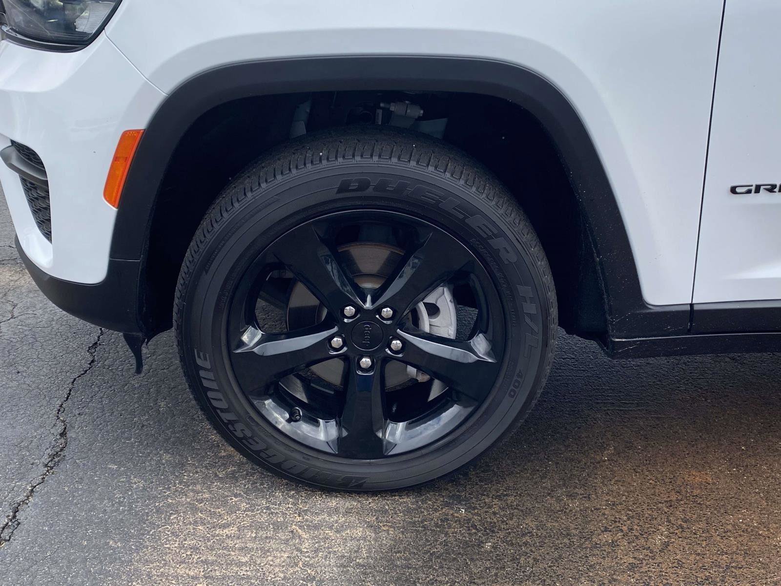 Certified 2024 Jeep Grand Cherokee Altitude image 26