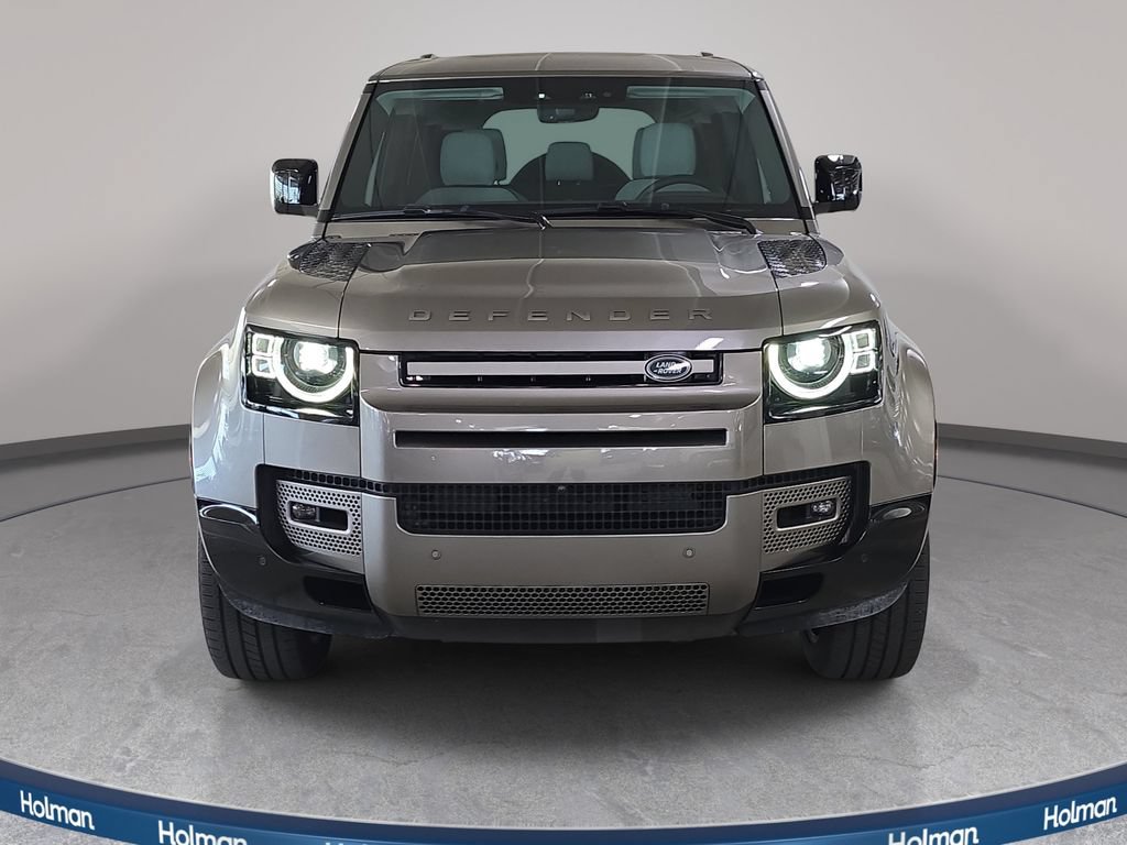Used 2025 Land Rover Defender 110 X-Dynamic SE AWD/4WD image 3