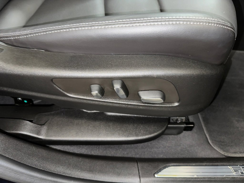 Certified 2022 Cadillac XT5 Premium Luxury w/ Technology Package image 38