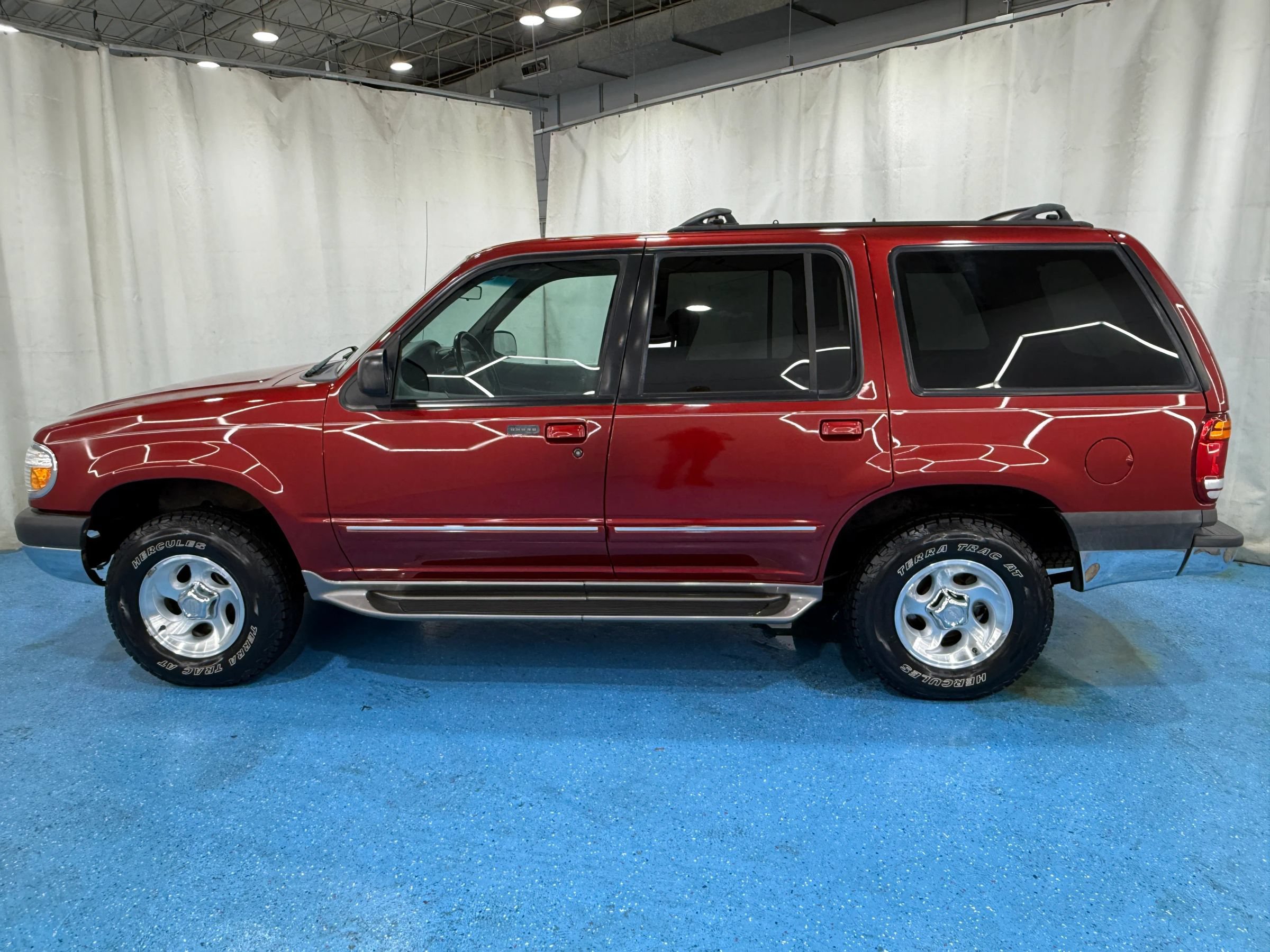 Used 1999 Ford Explorer 4WD 4-Door image 3