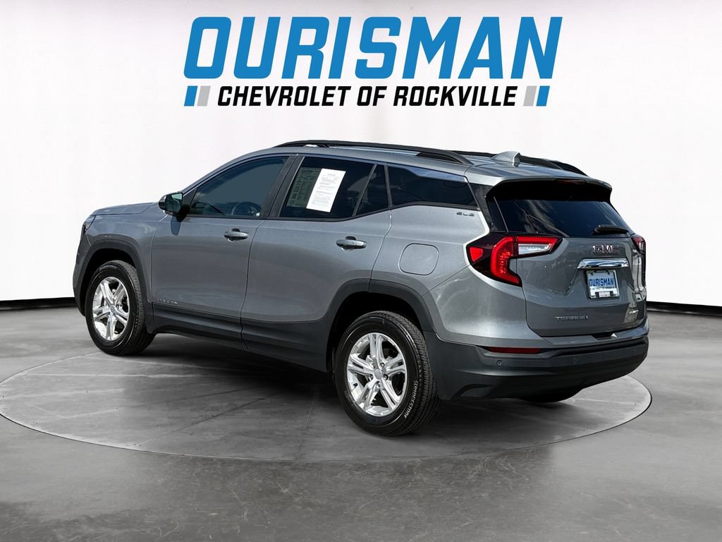 Used 2023 GMC Terrain SLE w/ Driver Convenience Package AWD/4WD image 4