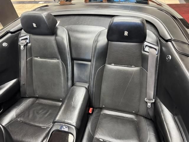 Used 2018 Rolls-Royce Dawn RWD image 21