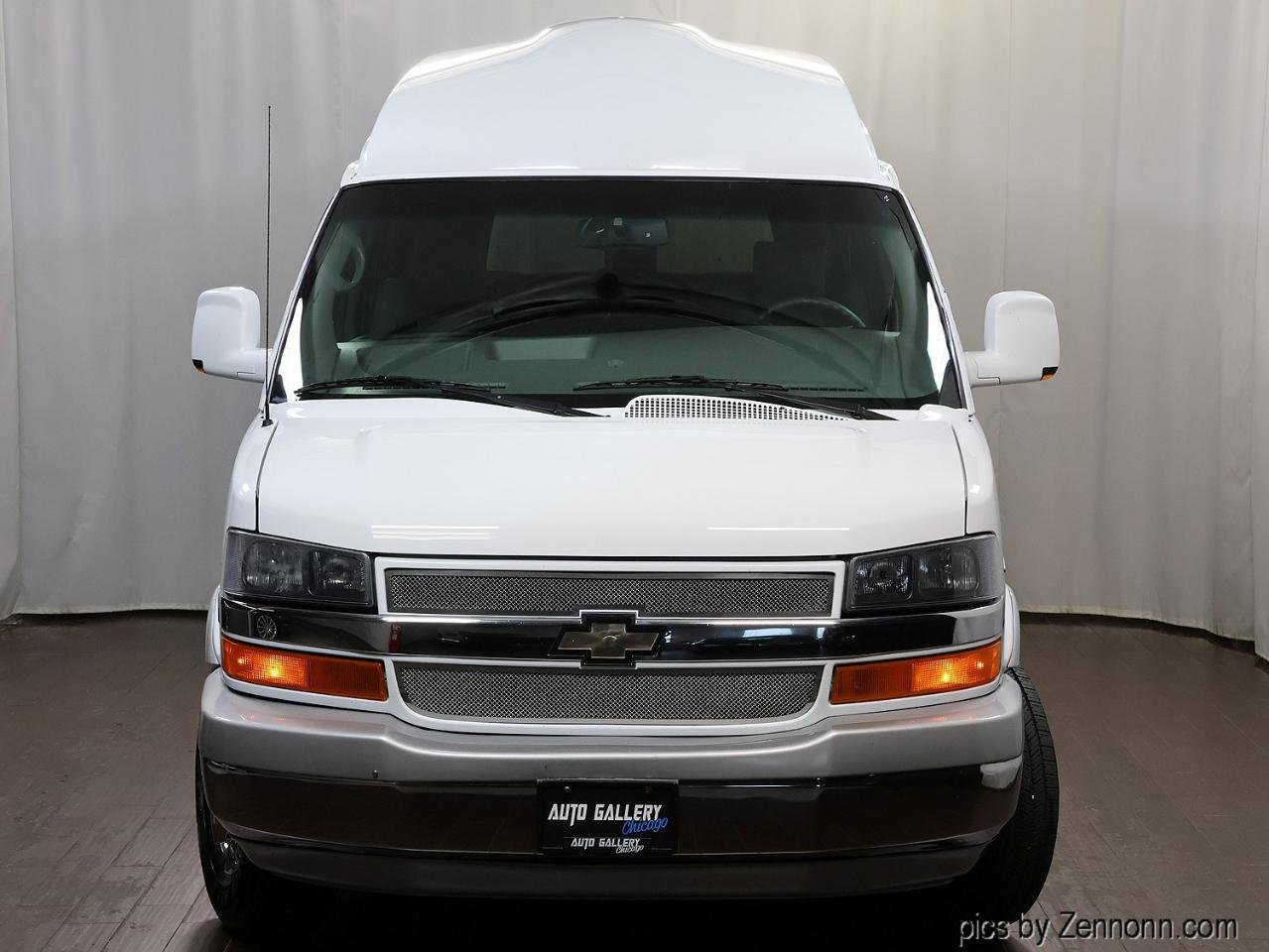 Used 2010 Chevrolet Express 3500 LT w/ LT Preferred Equipment Group image 5
