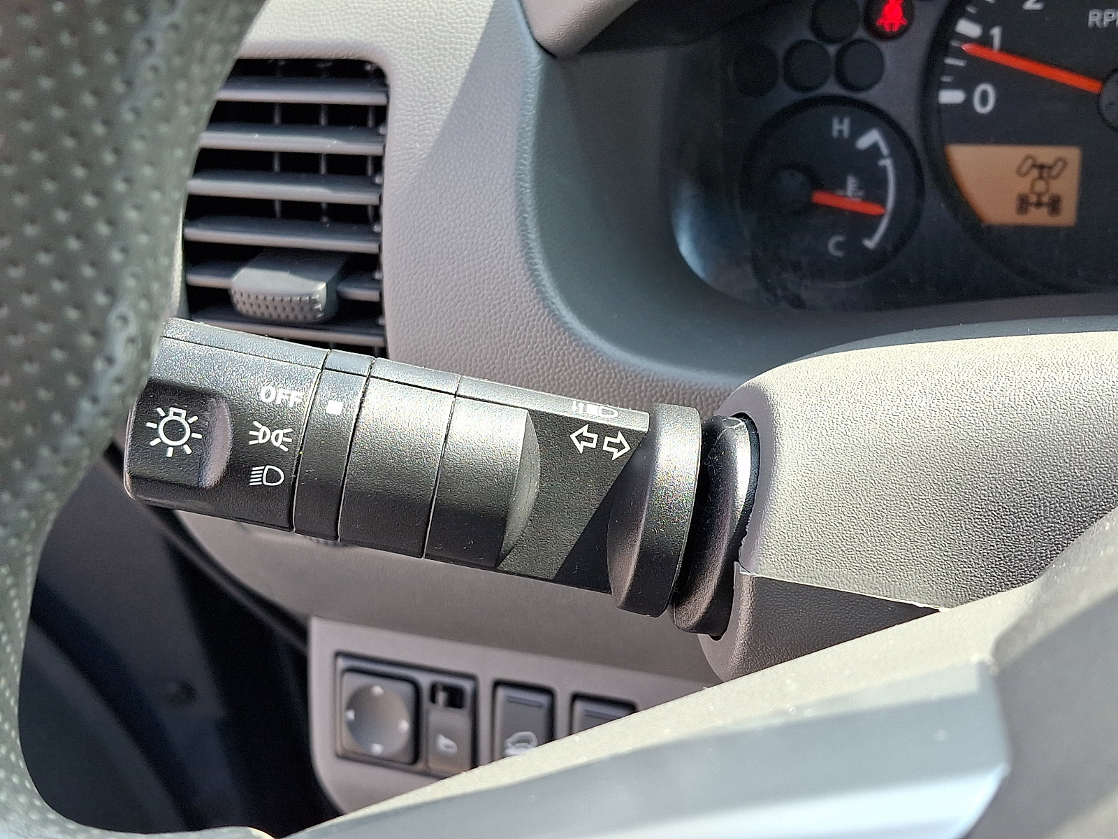 Used 2018 Nissan Frontier SV AWD/4WD image 26