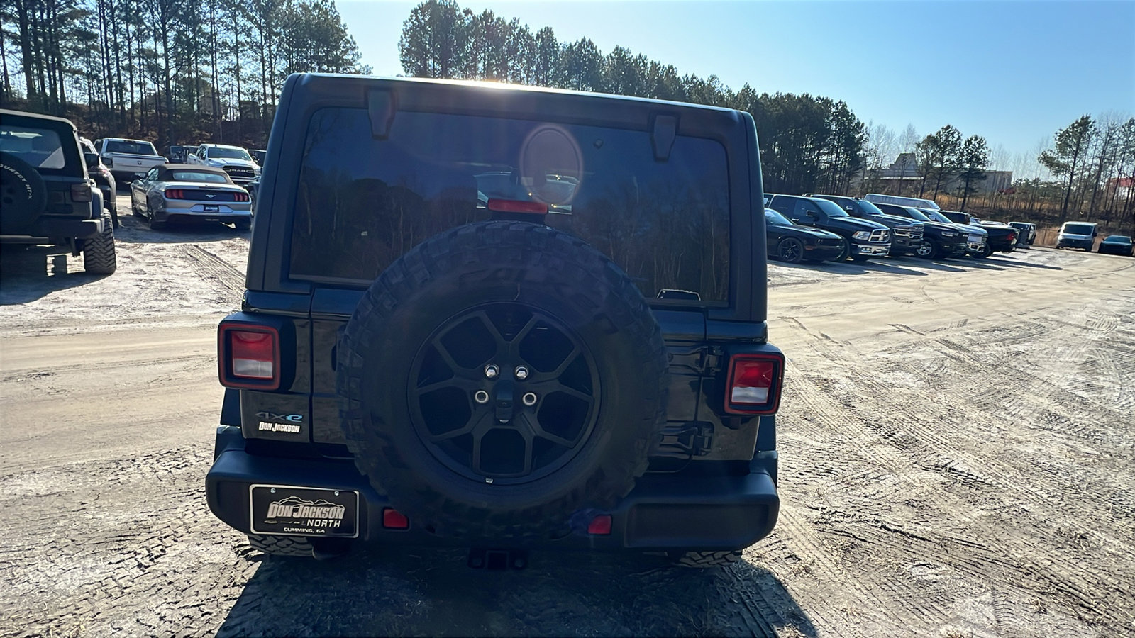 Used 2025 Jeep Wrangler Willys image 9