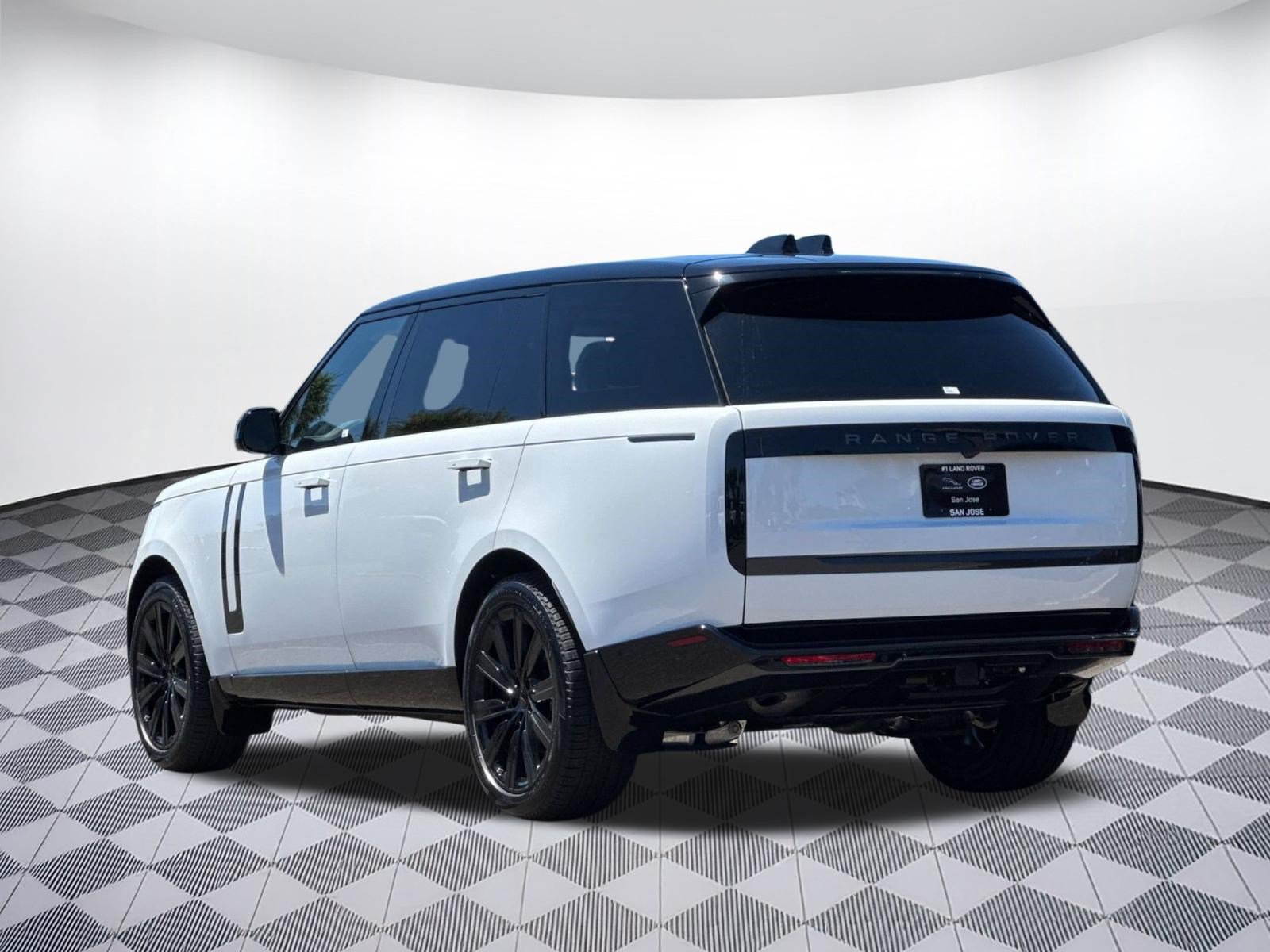 New 2026 Land Rover Range Rover Long Wheelbase SE AWD/4WD image 3