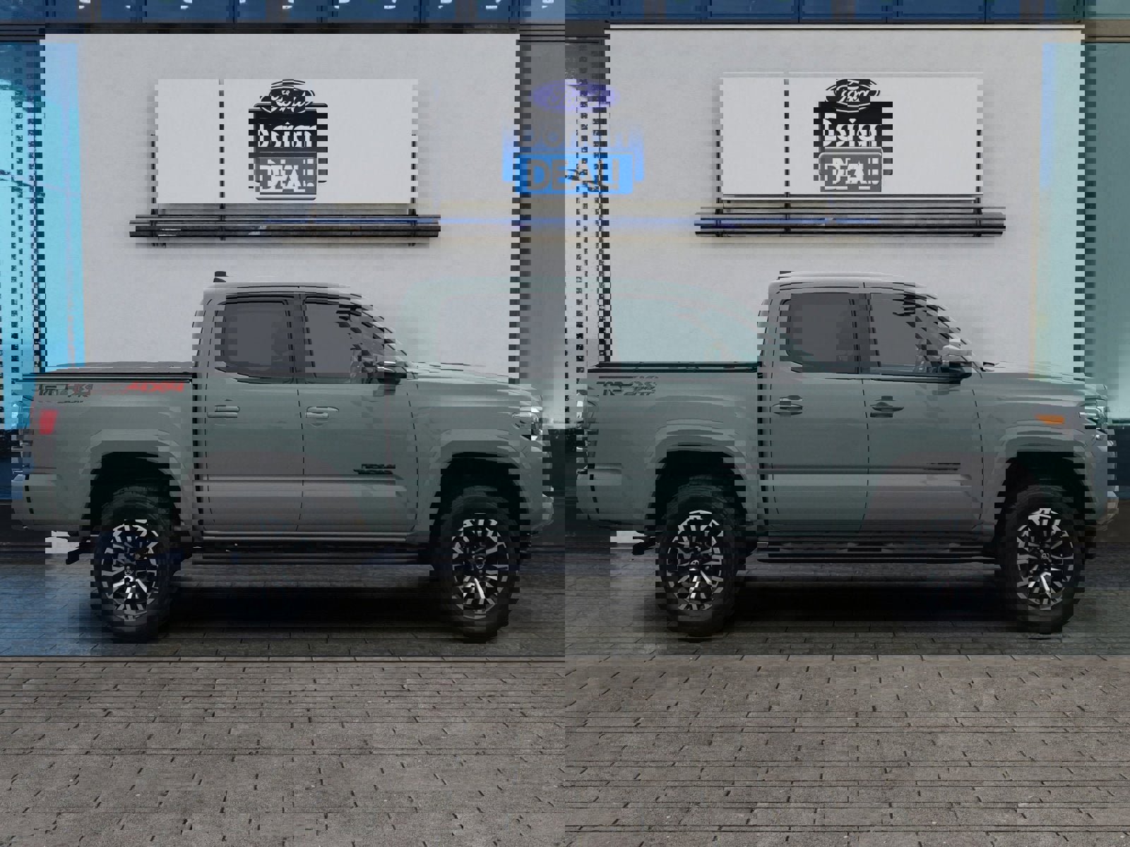 Used 2023 Toyota Tacoma TRD Sport image 2