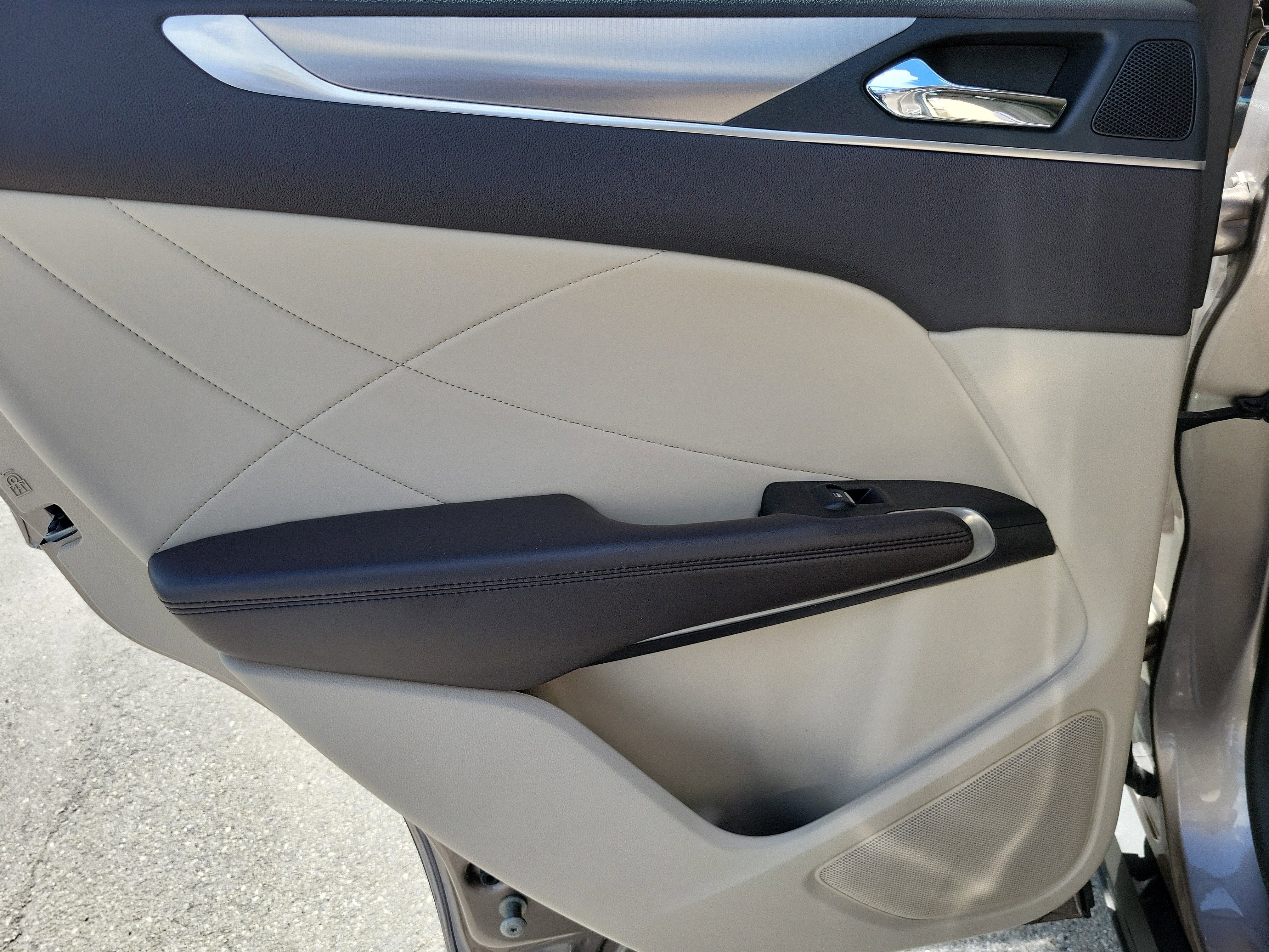 Used 2019 Lincoln MKC Premiere FWD image 28