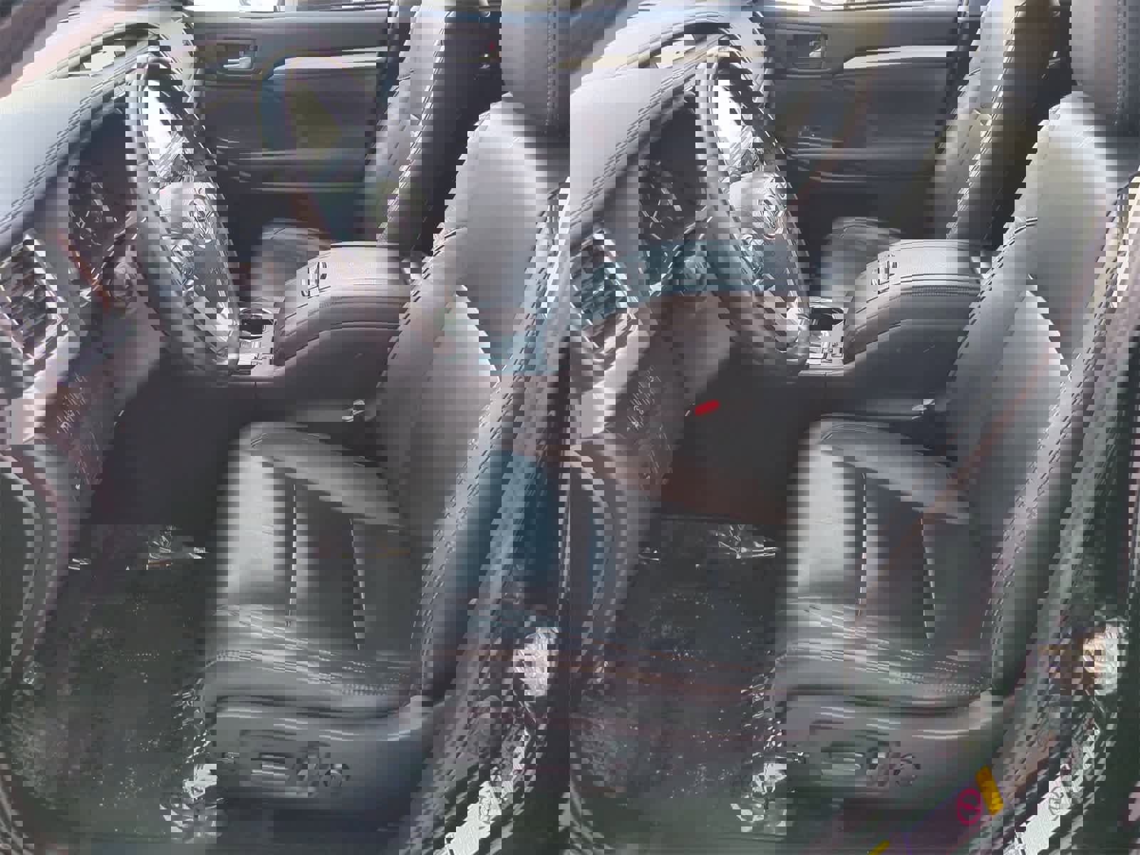 Used 2019 Toyota Highlander XLE image 16