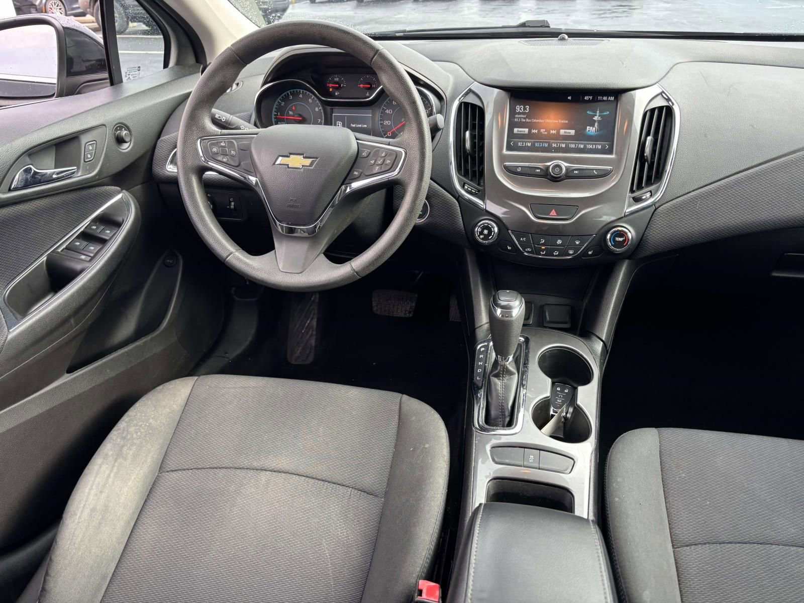 Used 2017 Chevrolet Cruze LT w/ Convenience Package image 31