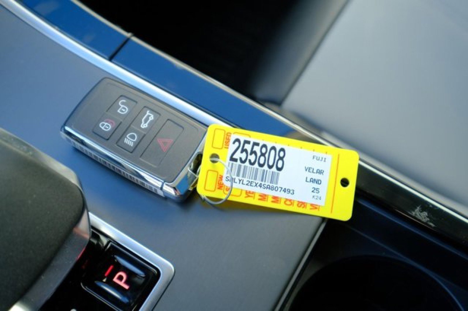 New 2025 Land Rover Range Rover Velar Dynamic SE image 27