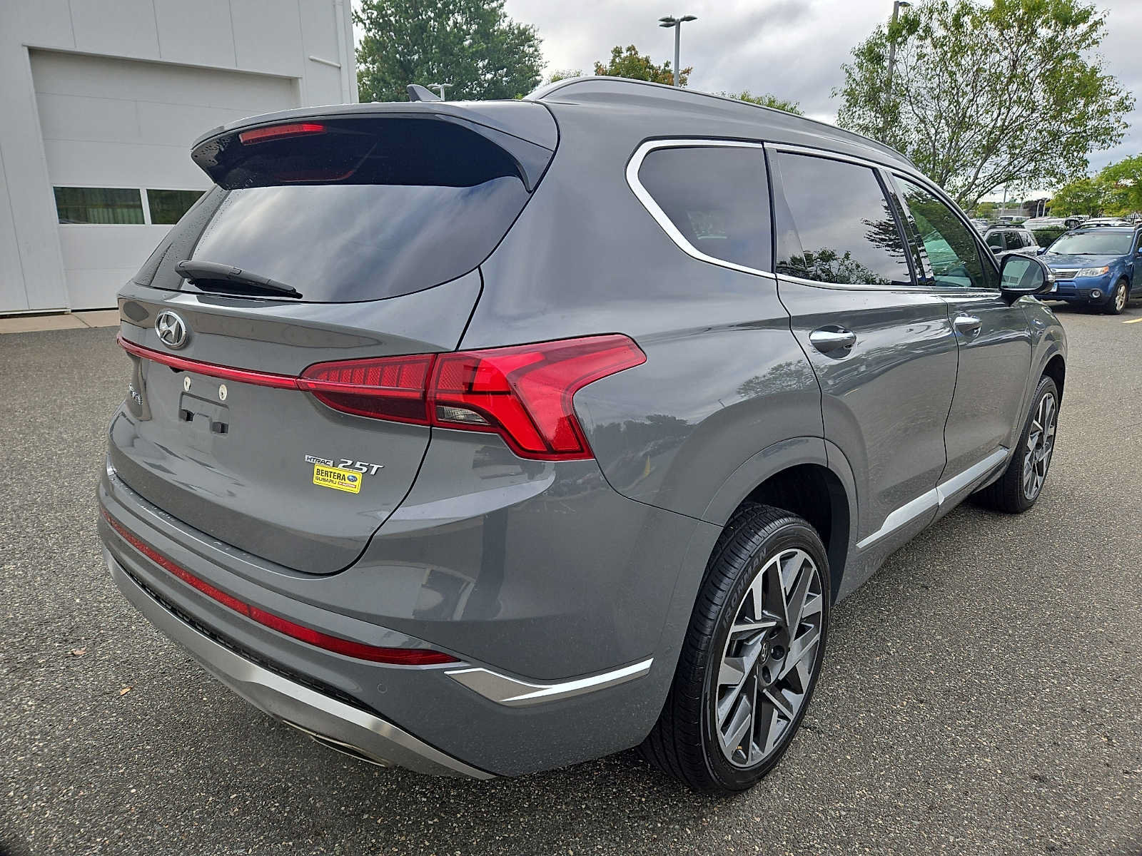 Used 2023 Hyundai Santa Fe Calligraphy AWD/4WD image 6
