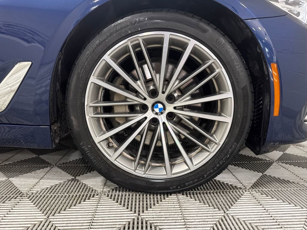 Used 2018 BMW 540i xDrive image 48