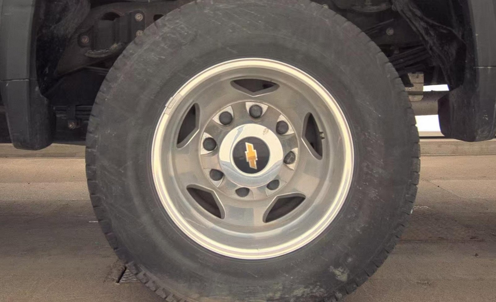 Used 2023 Chevrolet Silverado 3500 High Country w/ Safety Package II AWD/4WD image 10