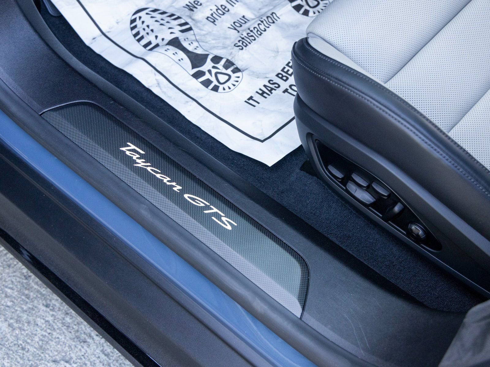 Certified 2025 Porsche Taycan GTS image 28