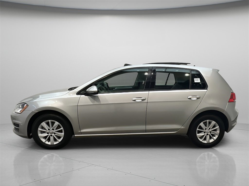 Used 2016 Volkswagen Golf S image 2