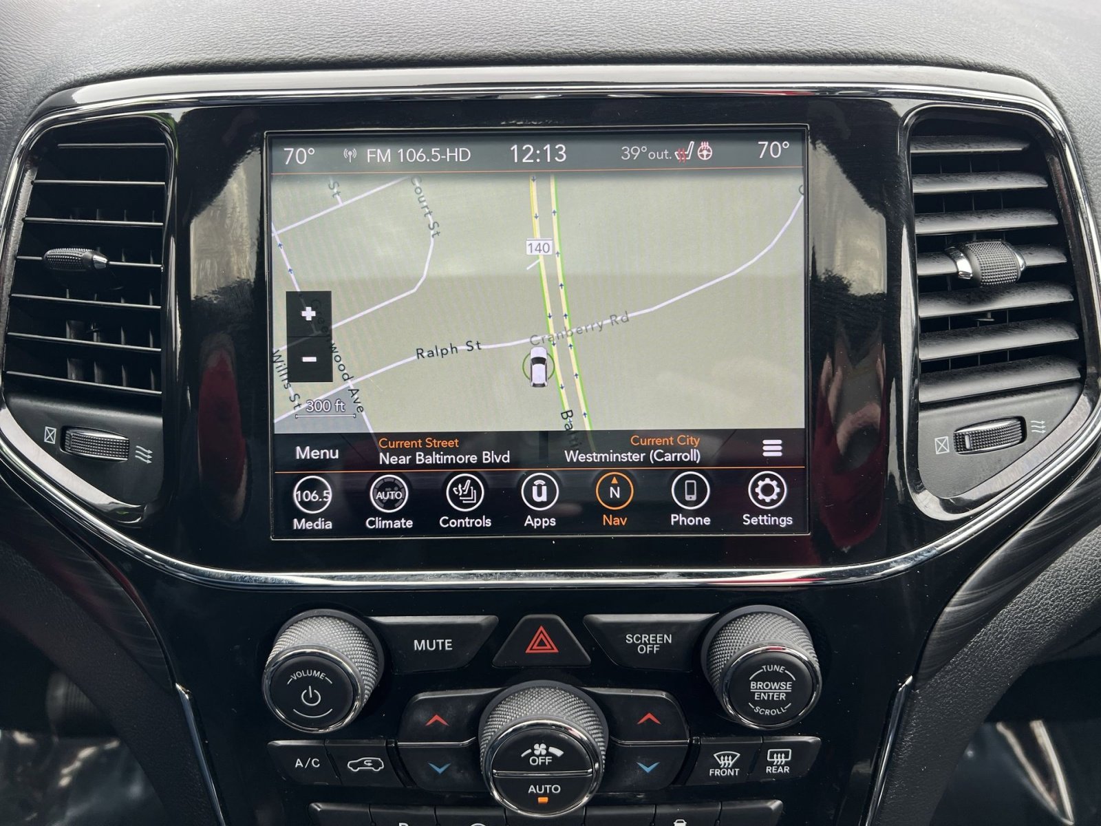 Used 2022 Jeep Grand Cherokee Laredo X image 20