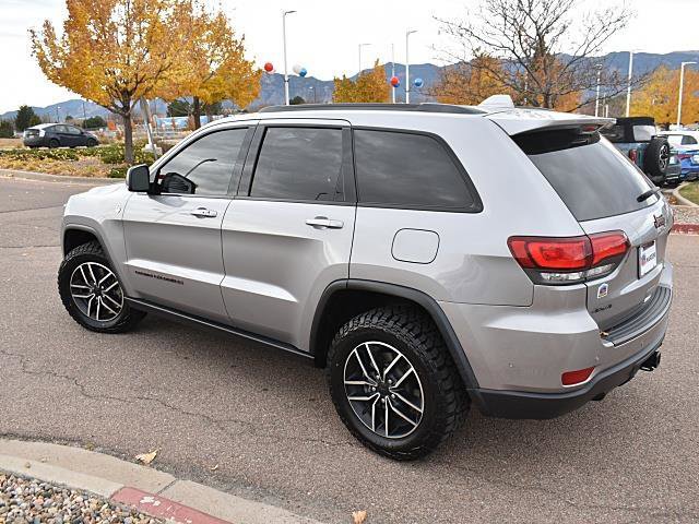 Used 2019 Jeep Grand Cherokee Trailhawk w/ Trailhawk Luxury Group image 4