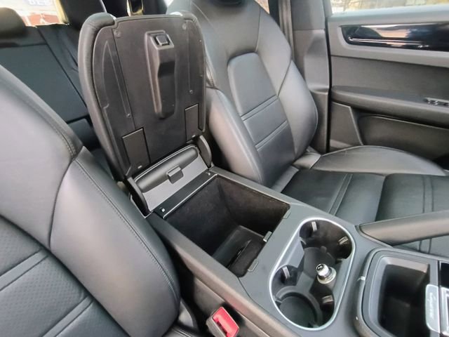 Used 2020 Porsche Cayenne image 50