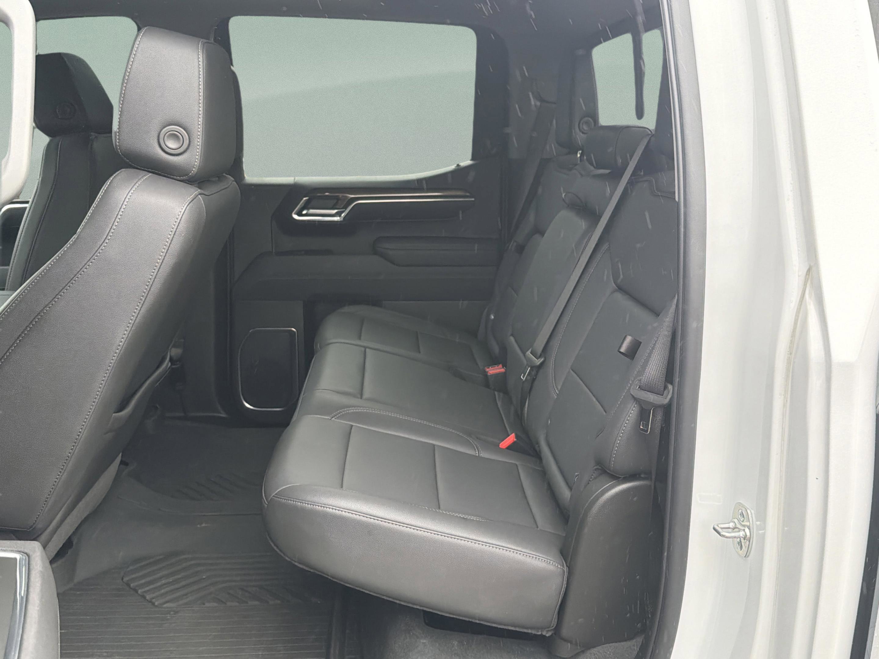 Used 2025 Chevrolet Silverado 1500 LT Trail Boss w/ LT Trail Boss Premium Package AWD/4WD image 49